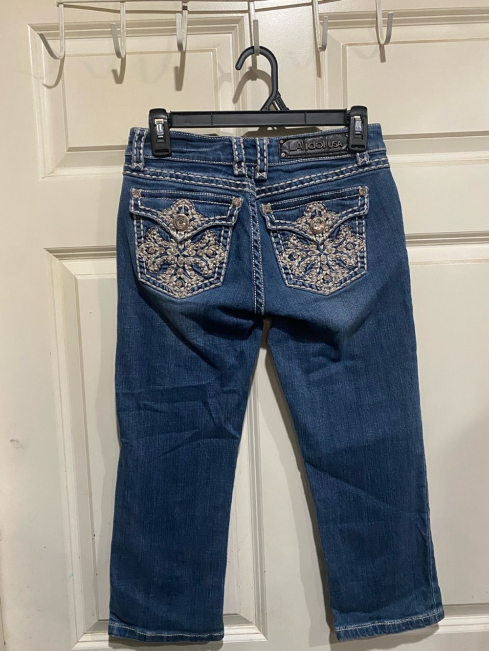 L.A. idol girls capri Jeans in Deep Blue with White Stitching - Picture 4 of 6